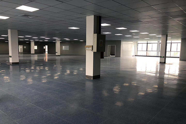 如何打磨防靜電PVC地板